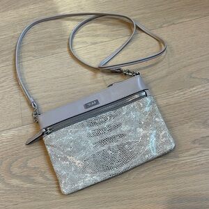 TUMI crossbody bag tan snakeskin leather LIKE NEW zipper & card compartments